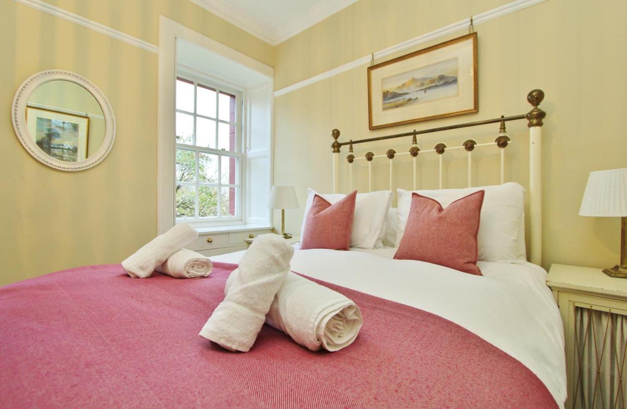 Elegant 3-Bedroom Ramsay Garden Apartment In Edinburgh City Centre Экстерьер фото