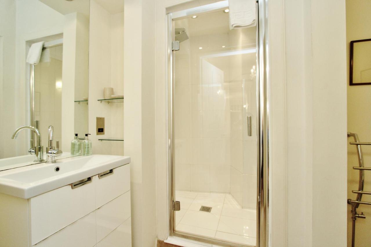 Elegant 3-Bedroom Ramsay Garden Apartment In Edinburgh City Centre Экстерьер фото
