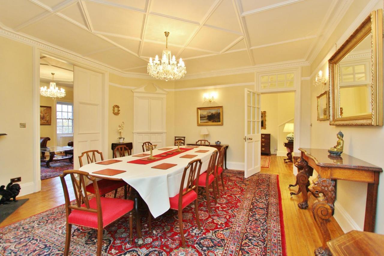 Elegant 3-Bedroom Ramsay Garden Apartment In Edinburgh City Centre Экстерьер фото