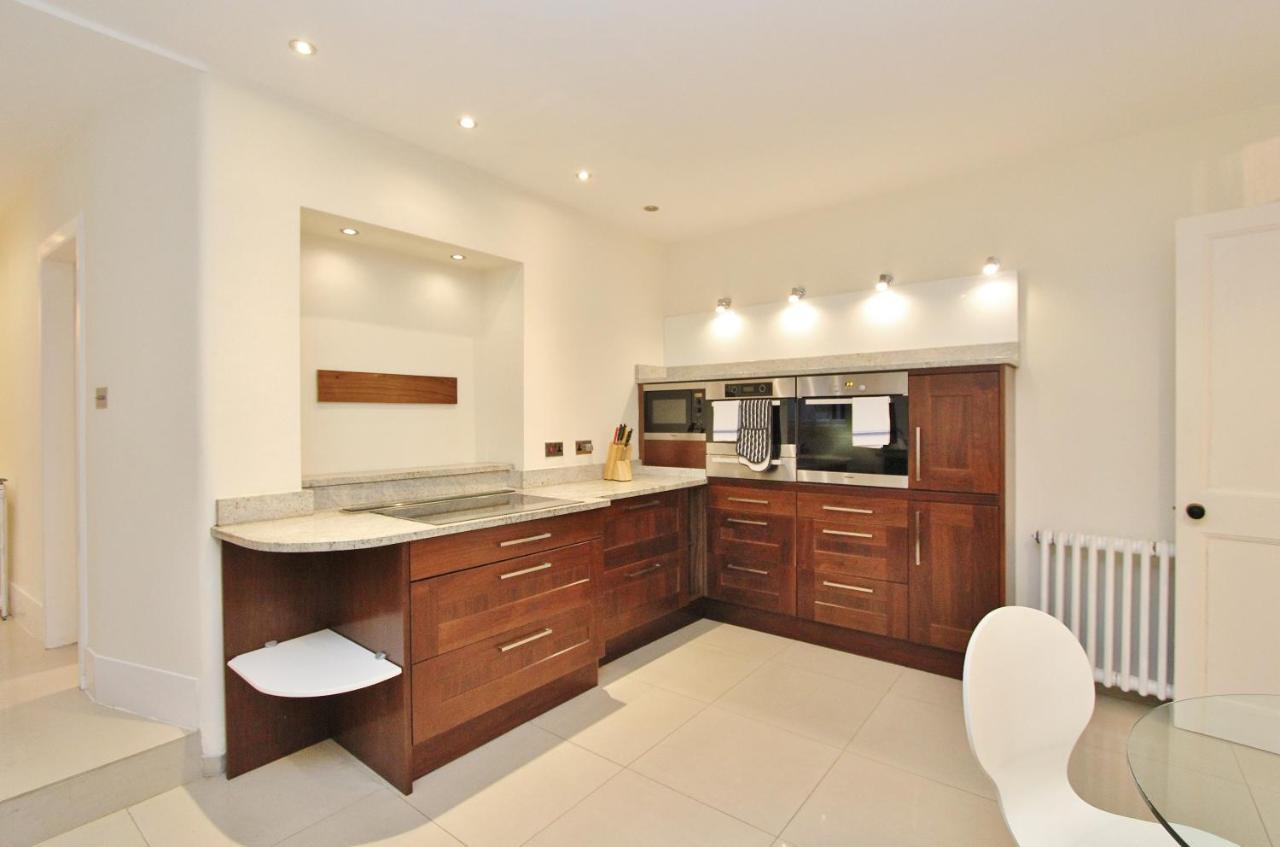 Elegant 3-Bedroom Ramsay Garden Apartment In Edinburgh City Centre Экстерьер фото